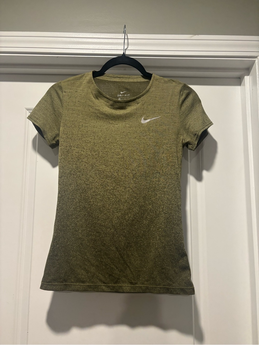 Nike Dri Fit Women’s Active Shirt Green Size XSmall